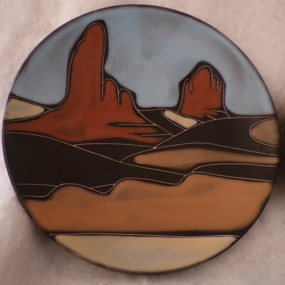 Set Of 2 Tabletops Gallery NAVAJO Plates Monument Valley Hand Painted - Picture 2 of 3